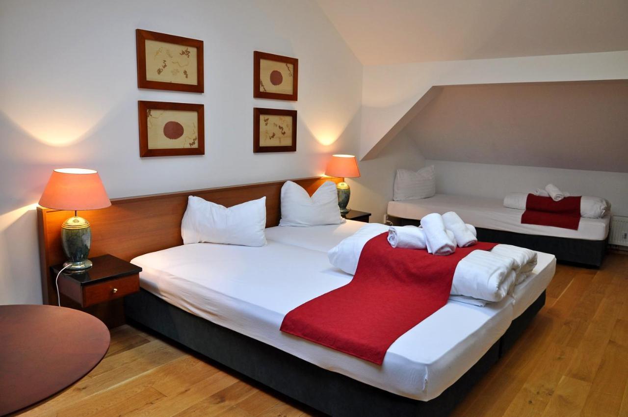 Hotel U Bileho Kone Loket Exterior photo