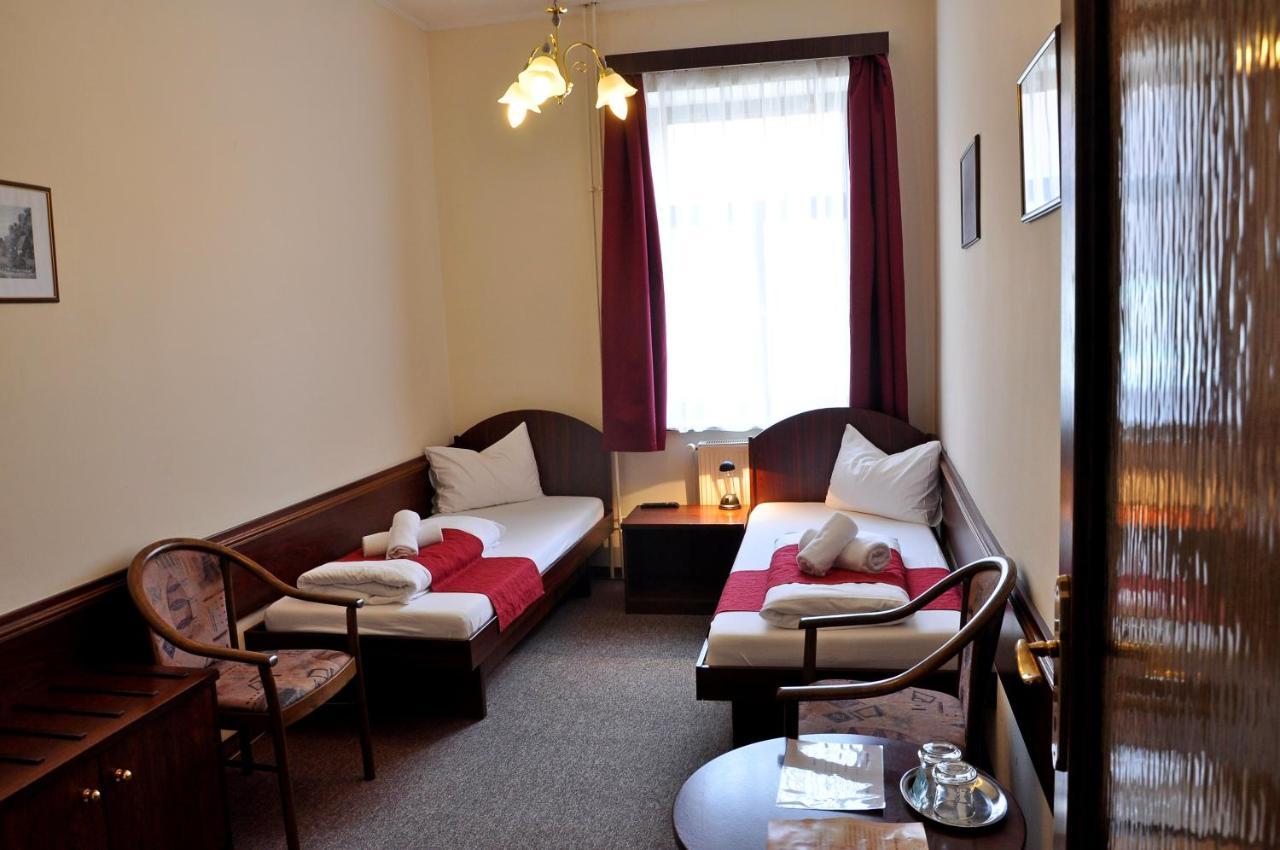 Hotel U Bileho Kone Loket Exterior photo