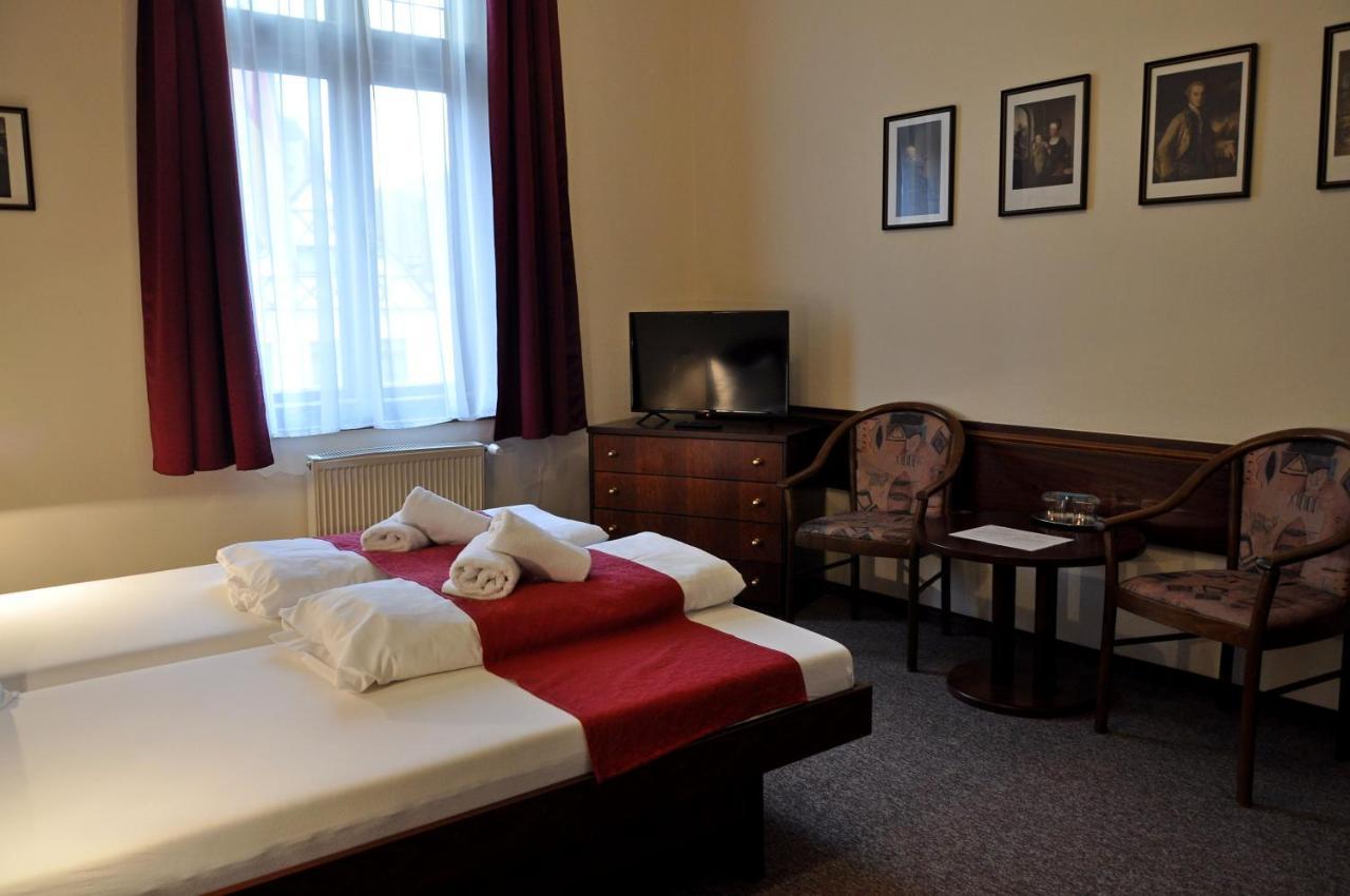 Hotel U Bileho Kone Loket Room photo