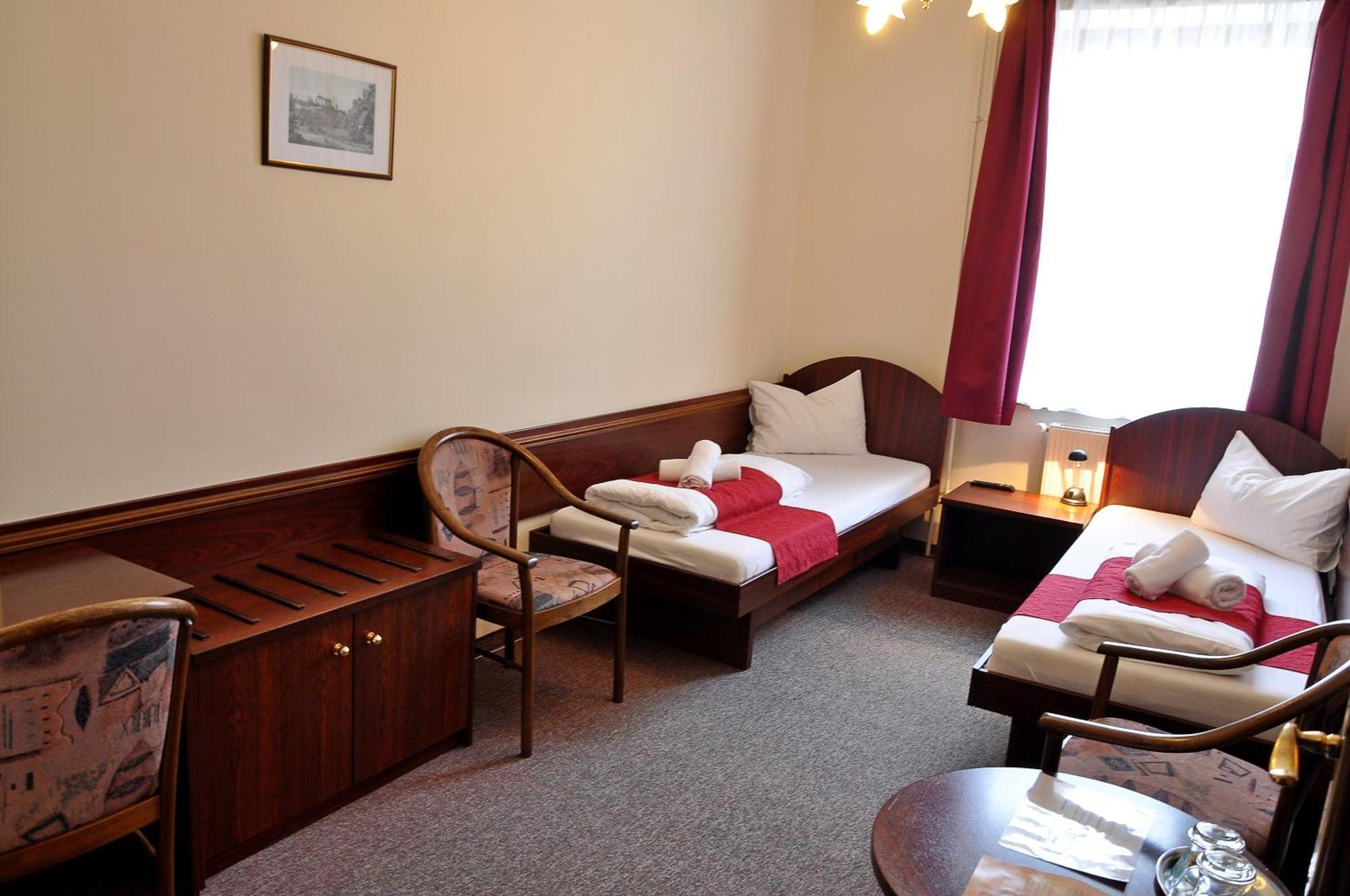 Hotel U Bileho Kone Loket Room photo